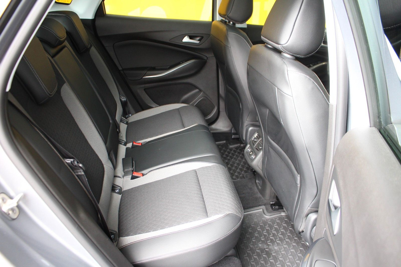 SUV Opel Grandland (X) 2.0 Inno Kamera Keyless LED AHK: obrázok 6