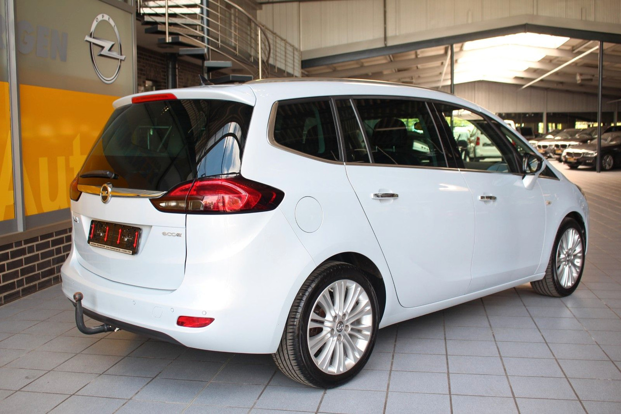 Opel Zafira Tourer Navi Innovation Bi Xenon Bluetooth - Mikrobus: obrázok 5 Opel Zafira Tourer Navi Innovation Bi Xenon Bluetooth - Mikrobus: obrázok 5