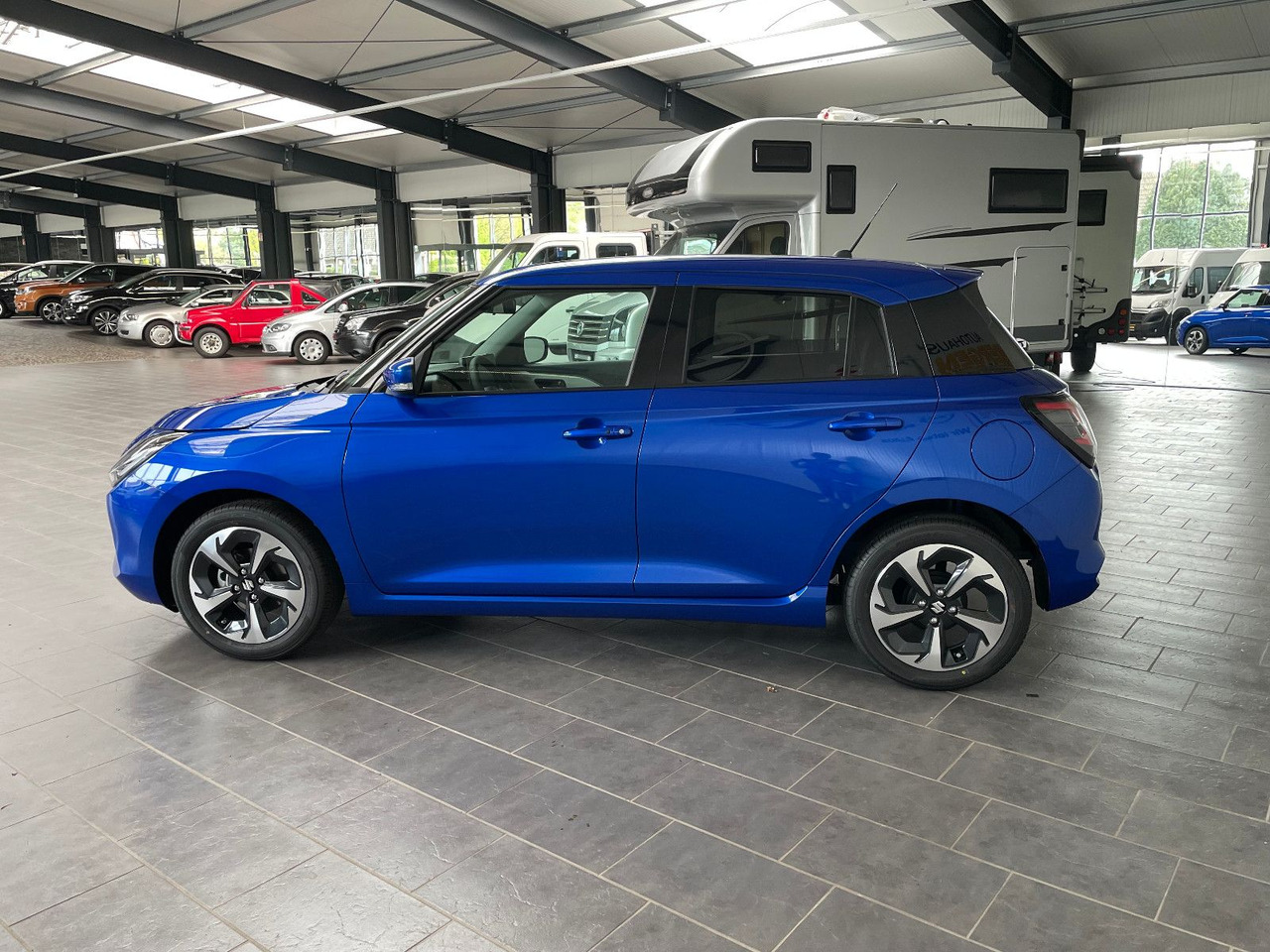 Suzuki Swift 1.2 DUALJET HYBRID Comfort+ - Automobil: obrázok 5 Suzuki Swift 1.2 DUALJET HYBRID Comfort+ - Automobil: obrázok 5