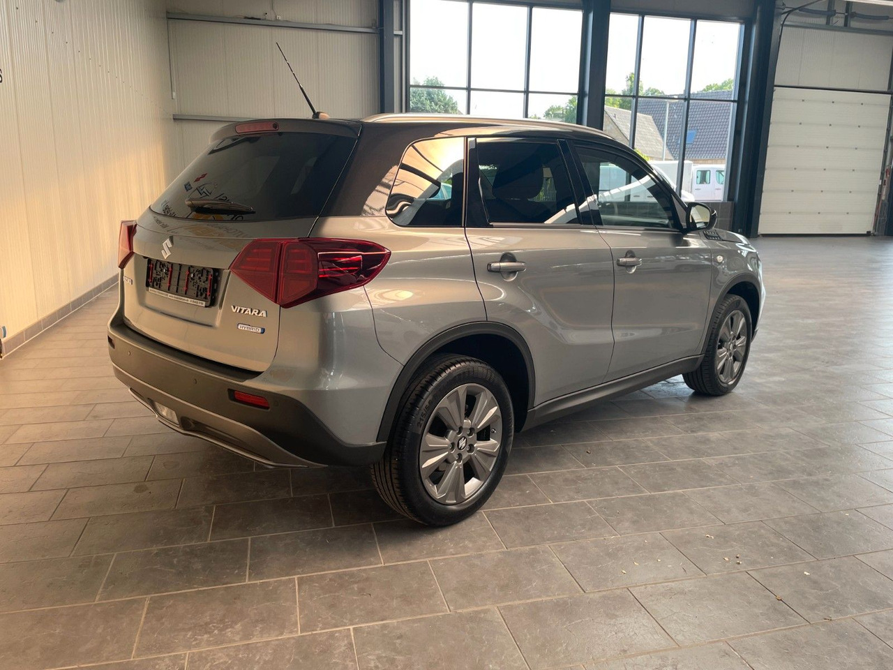 Suzuki Vitara 1.4 BOOSTERJET Hybrid Comfort Allgrip - SUV: obrázok 4 Suzuki Vitara 1.4 BOOSTERJET Hybrid Comfort Allgrip - SUV: obrázok 4
