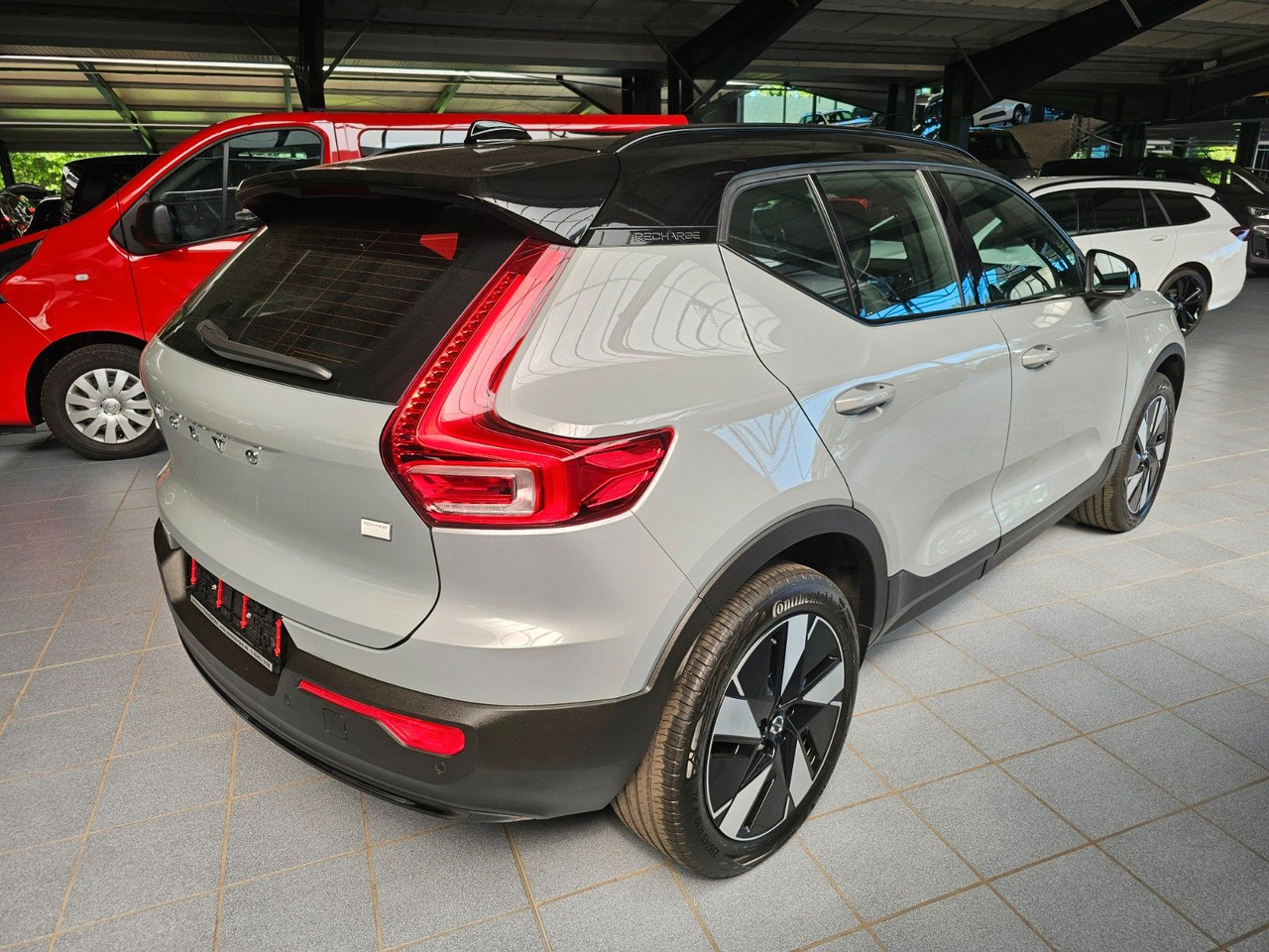 Volvo XC 40 Plus Recharge Pure Electric 2WD - SUV: obrázok 3 Volvo XC 40 Plus Recharge Pure Electric 2WD - SUV: obrázok 3