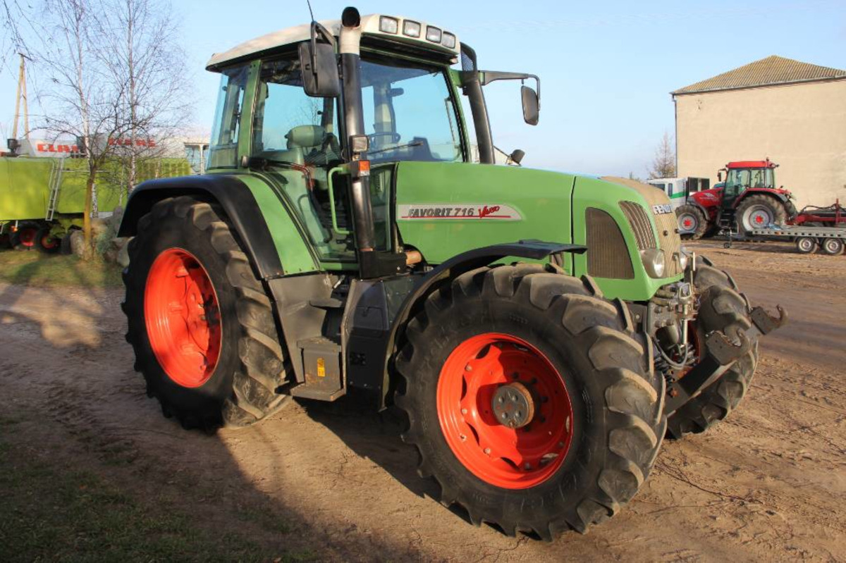 FENDT 716 - Traktor: obrázok 3 FENDT 716 - Traktor: obrázok 3