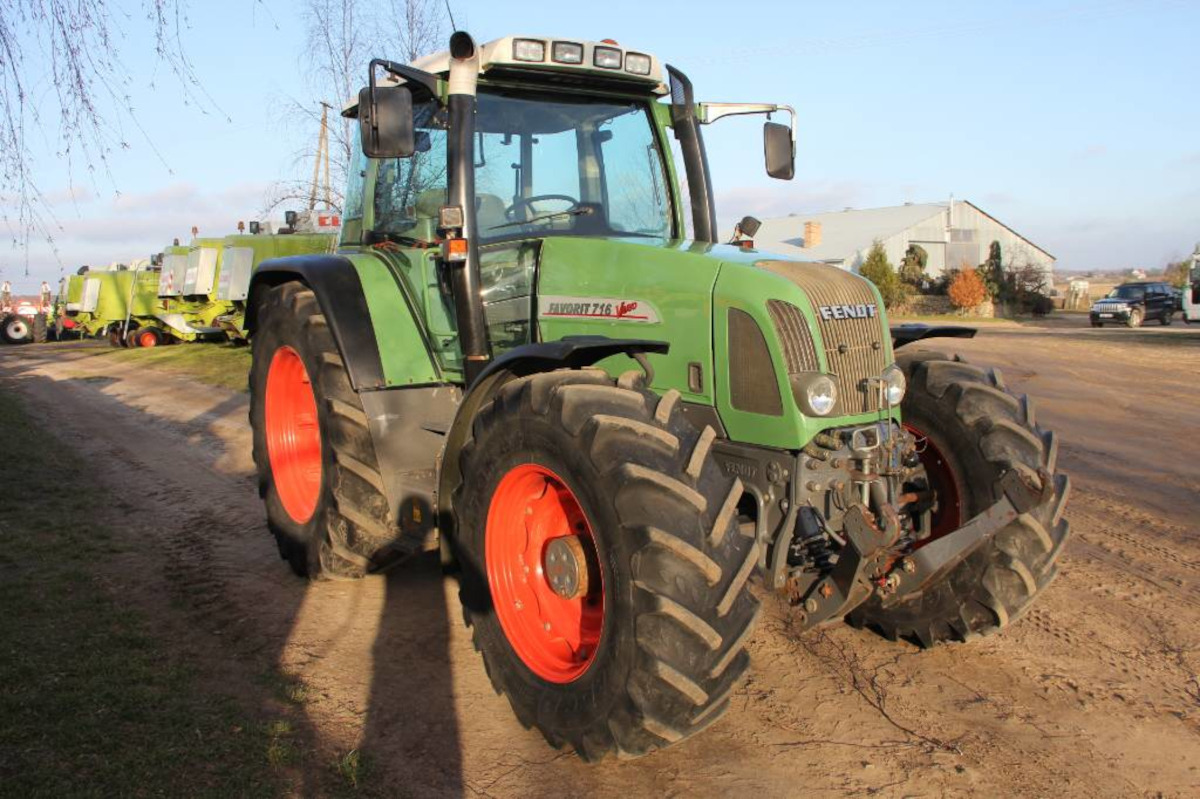 FENDT 716 - Traktor: obrázok 2 FENDT 716 - Traktor: obrázok 2