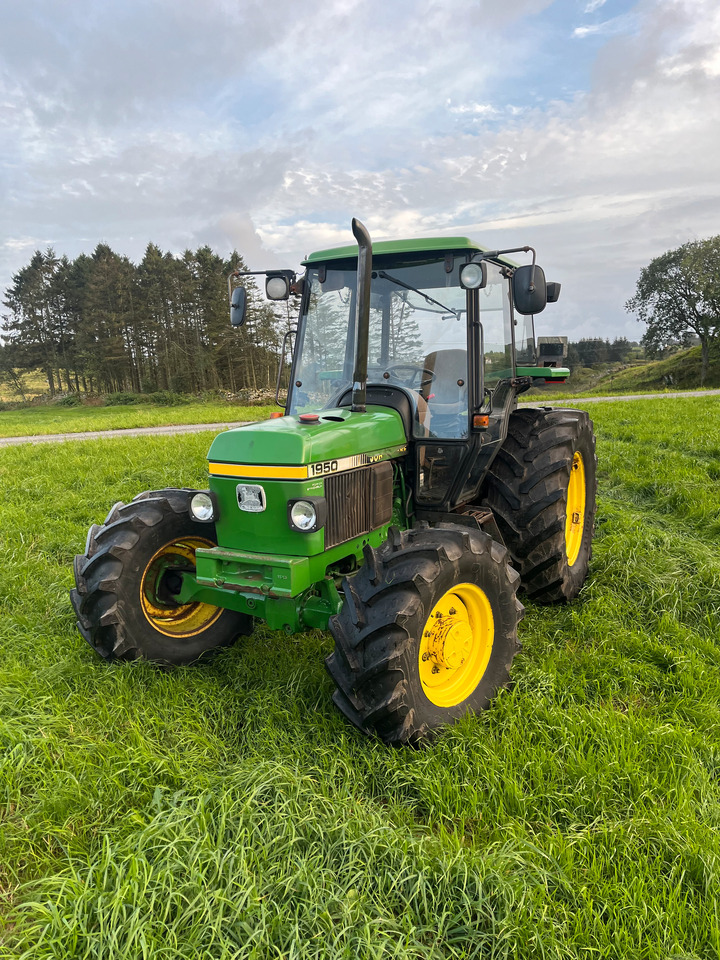 JOHN DEERE 1950 - Traktor: obrázok 1 JOHN DEERE 1950 - Traktor: obrázok 1