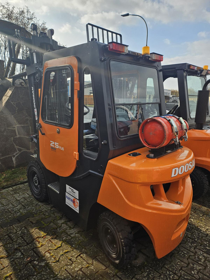 Doosan G25GP - Plynový vysokozdvižný vozík: obrázok 2 Doosan G25GP - Plynový vysokozdvižný vozík: obrázok 2