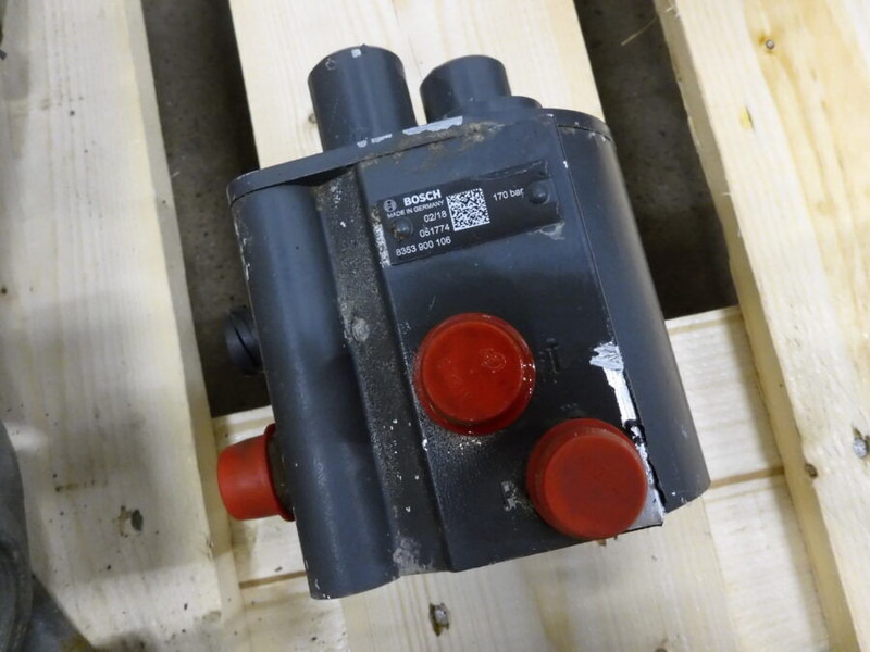 Bosch Actros MP4 - Čerpadlo riadenia: obrázok 1 Bosch Actros MP4 - Čerpadlo riadenia: obrázok 1