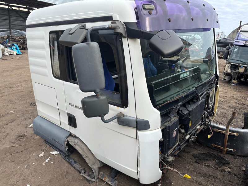 MAN F99/L34 - Kabína a interiér: obrázok 2 MAN F99/L34 - Kabína a interiér: obrázok 2