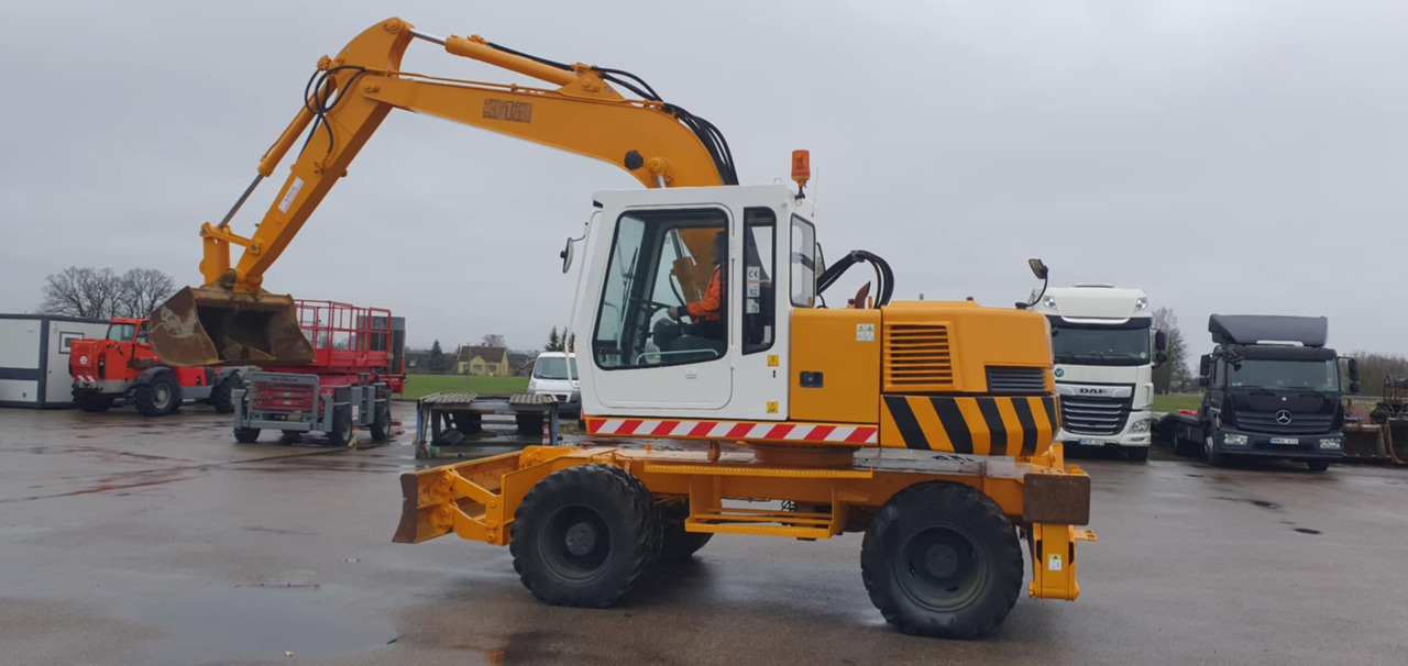 LIEBHERR A312 - Kolesové rýpadlo: obrázok 3 LIEBHERR A312 - Kolesové rýpadlo: obrázok 3