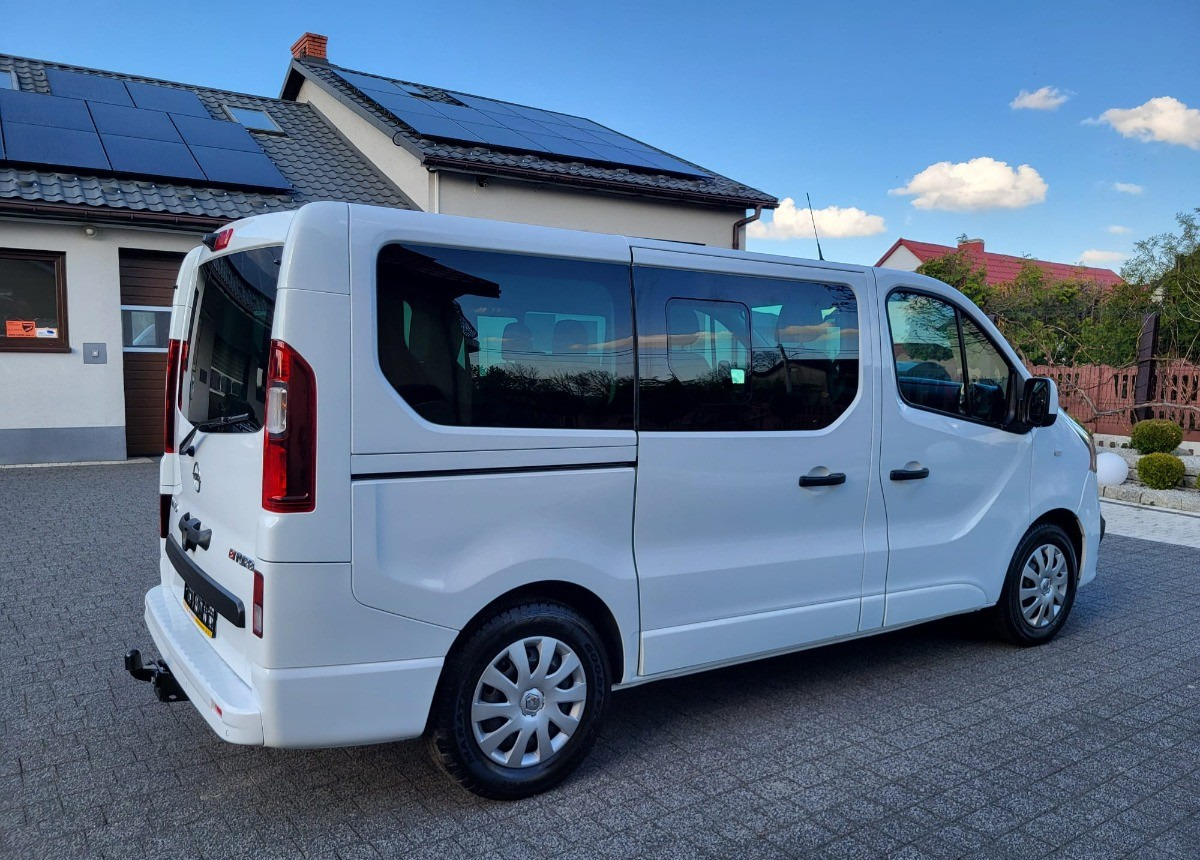 Opel Vivaro bogato doposażone serwisowane Zarejstrowane - Mikrobus: obrázok 3 Opel Vivaro bogato doposażone serwisowane Zarejstrowane - Mikrobus: obrázok 3