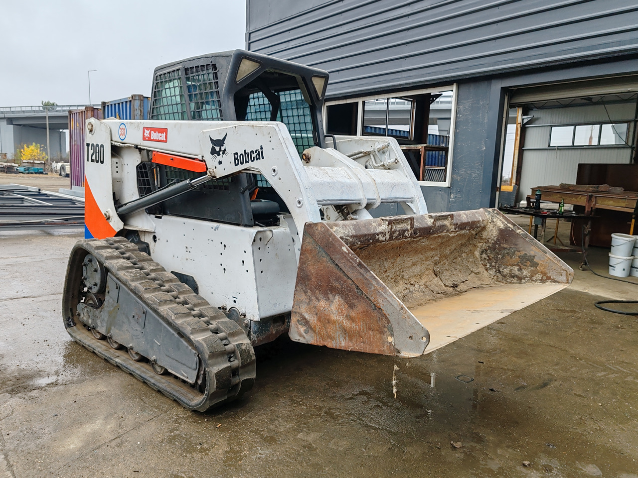 BOBCAT T200 - Pásový šmykom riadený nakladač: obrázok 1 BOBCAT T200 - Pásový šmykom riadený nakladač: obrázok 1