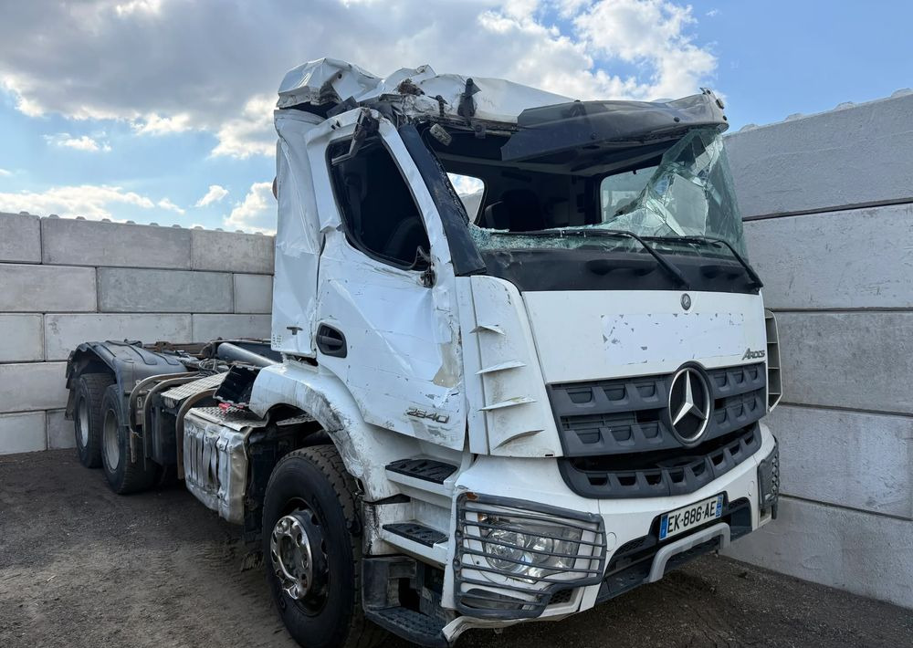 Mercedes-Benz Arocs 2640 - Hákový nosič kontajnerov: obrázok 2 Mercedes-Benz Arocs 2640 - Hákový nosič kontajnerov: obrázok 2