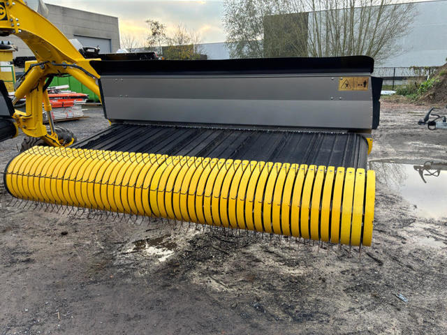 ROC RT730 - Stavebné stroje: obrázok 2 ROC RT730 - Stavebné stroje: obrázok 2