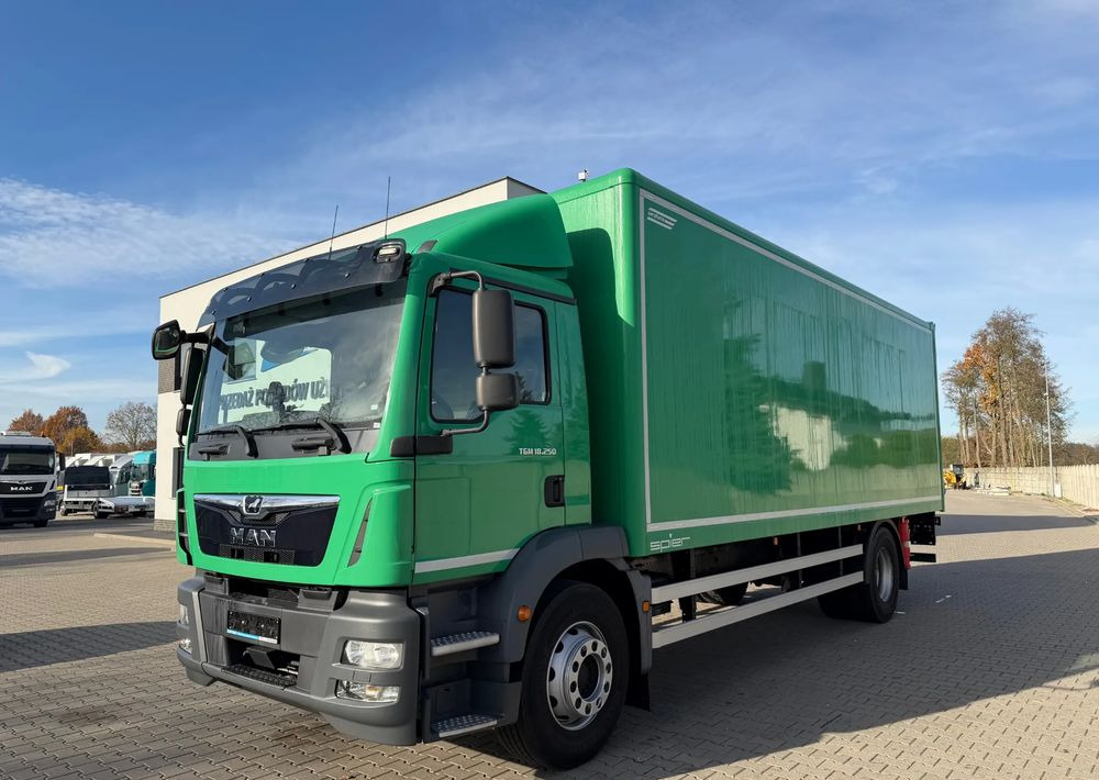 MAN TGM 18.250 Ładownośc 9800 kg - Skříňový nákladní auto: obrázok 2 MAN TGM 18.250 Ładownośc 9800 kg - Skříňový nákladní auto: obrázok 2