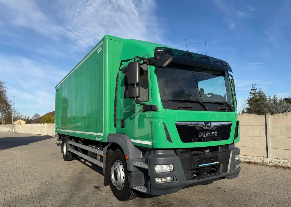 MAN TGM 18.250 Ładownośc 9800 kg - Skříňový nákladní auto: obrázok 4 MAN TGM 18.250 Ładownośc 9800 kg - Skříňový nákladní auto: obrázok 4
