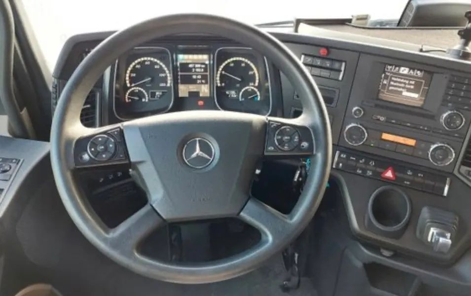 Mercedes-Benz ACTROS 2542 - Skříňový nákladní auto: obrázok 4 Mercedes-Benz ACTROS 2542 - Skříňový nákladní auto: obrázok 4