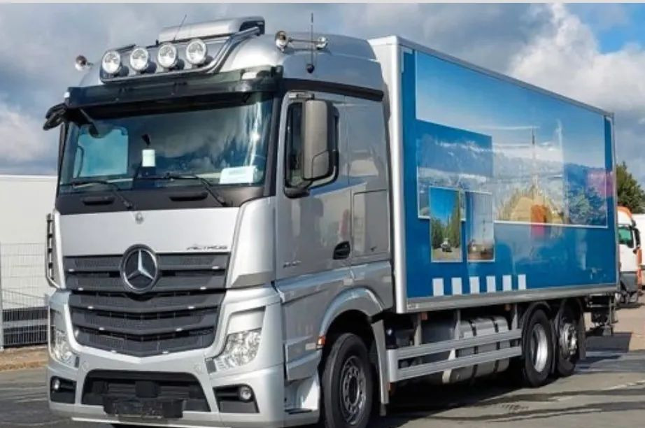 Mercedes-Benz ACTROS 2542 - Skříňový nákladní auto: obrázok 1 Mercedes-Benz ACTROS 2542 - Skříňový nákladní auto: obrázok 1