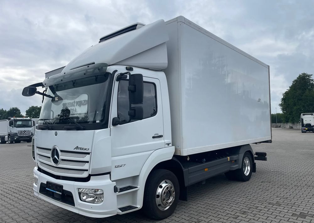 Mercedes-Benz ATEGO 1227 CHŁODNIA HAKOWA / HAKÓWKA - Chladirenské nákladné vozidlo: obrázok 2 Mercedes-Benz ATEGO 1227 CHŁODNIA HAKOWA / HAKÓWKA - Chladirenské nákladné vozidlo: obrázok 2
