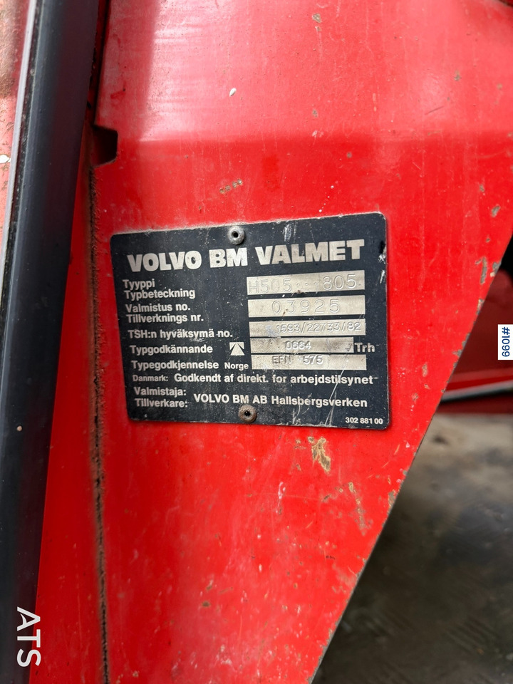 Valmet 505 Tractor and forestry trailer - Traktor, Vyvážací príves: obrázok 5 Valmet 505 Tractor and forestry trailer - Traktor, Vyvážací príves: obrázok 5