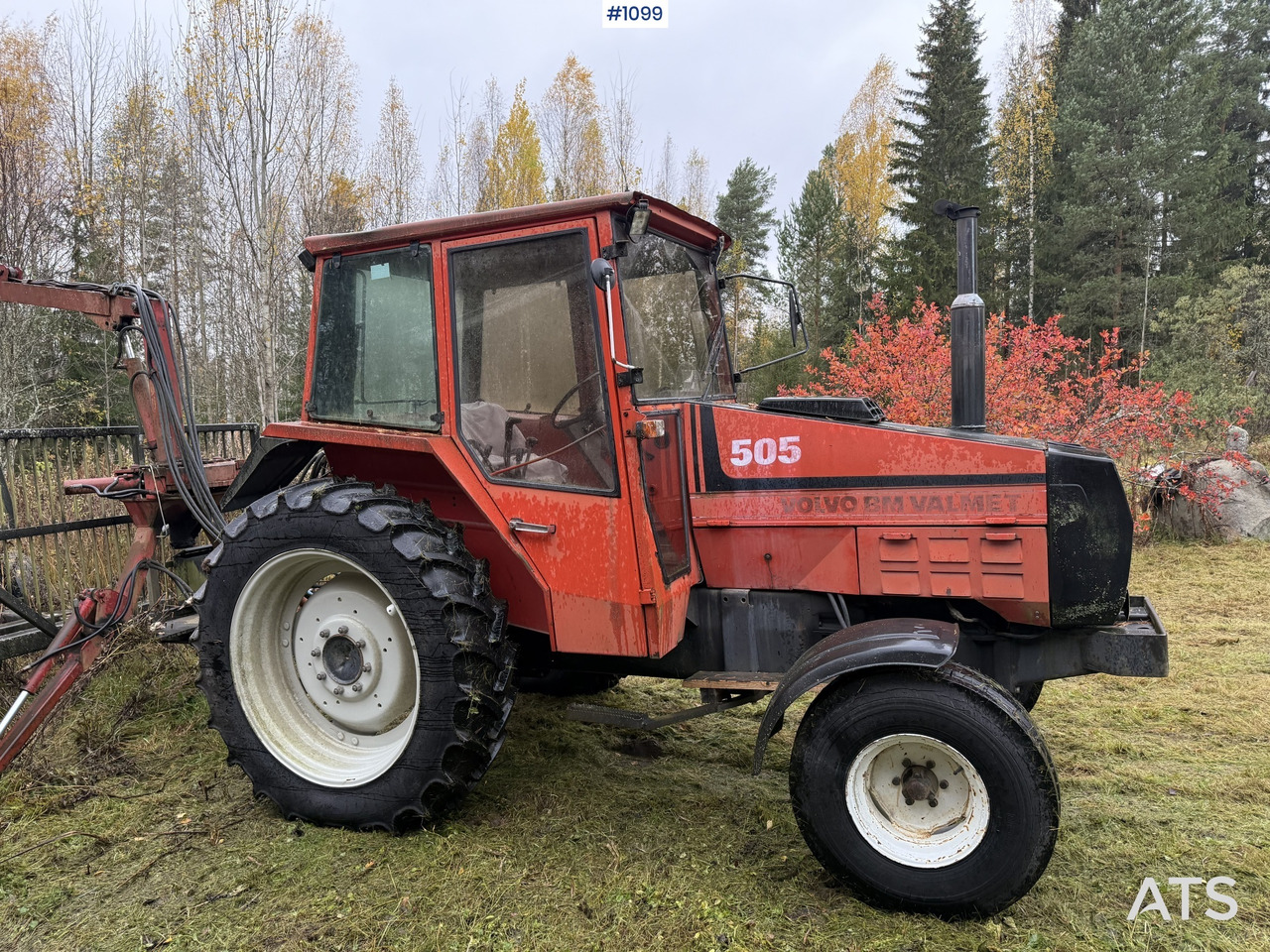 Valmet 505 Tractor and forestry trailer - Traktor, Vyvážací príves: obrázok 1 Valmet 505 Tractor and forestry trailer - Traktor, Vyvážací príves: obrázok 1