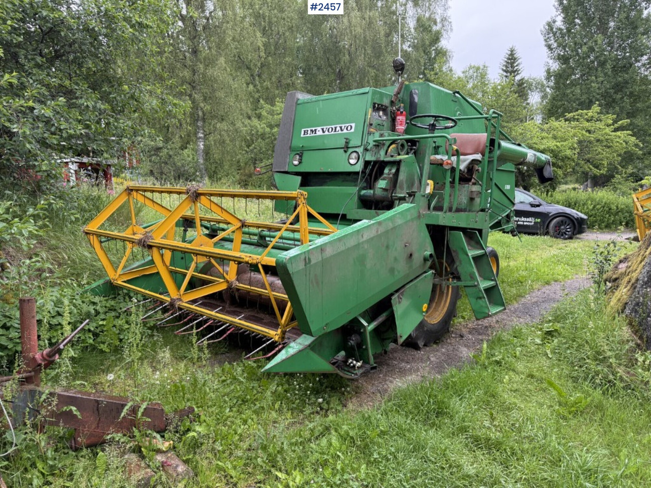 Combine harvester Volvo BM S830 with 2 cutting tables - Obilný kombajn: obrázok 1 Combine harvester Volvo BM S830 with 2 cutting tables - Obilný kombajn: obrázok 1
