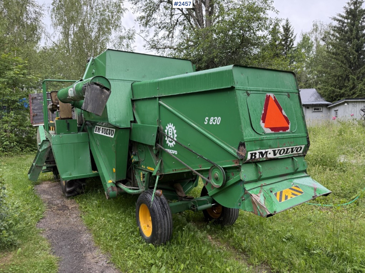 Combine harvester Volvo BM S830 with 2 cutting tables - Obilný kombajn: obrázok 3 Combine harvester Volvo BM S830 with 2 cutting tables - Obilný kombajn: obrázok 3