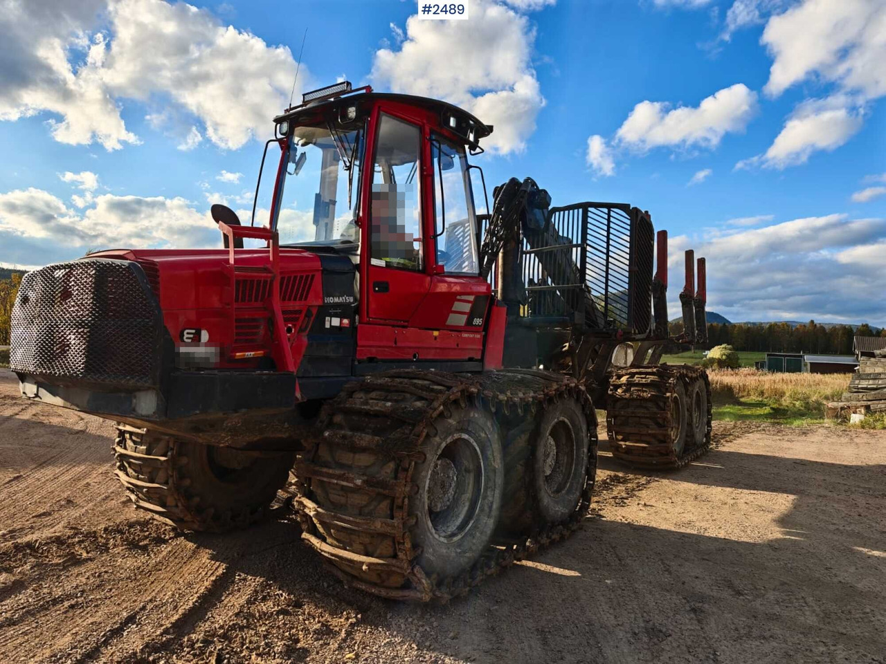 Komatsu 895 Forwarder (VIDEO) - Vyvážečka: obrázok 2 Komatsu 895 Forwarder (VIDEO) - Vyvážečka: obrázok 2