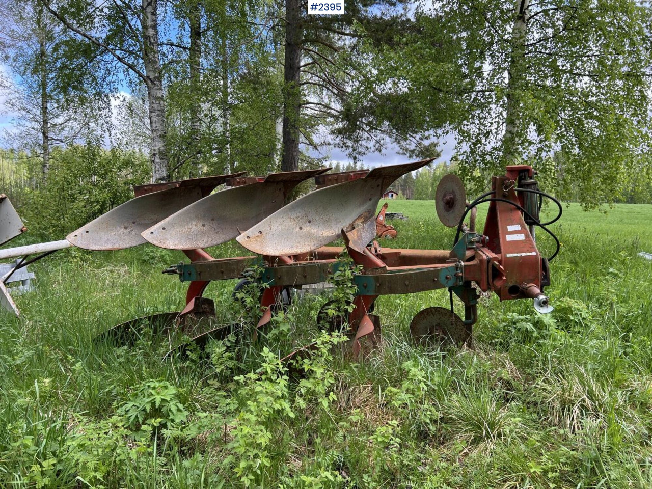 Kverneland 3-blade reversible plow - Stroj na obrábanie pôdy: obrázok 1 Kverneland 3-blade reversible plow - Stroj na obrábanie pôdy: obrázok 1
