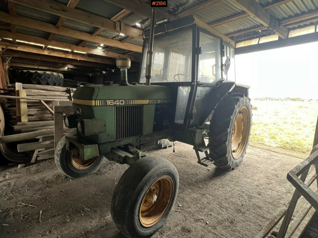 Tractor John Deere 1640 Hilo - Traktor: obrázok 1 Tractor John Deere 1640 Hilo - Traktor: obrázok 1