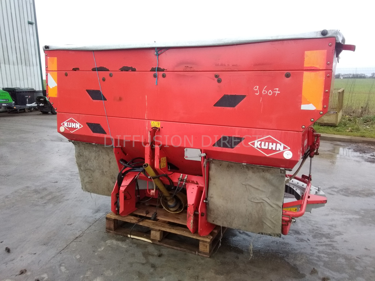 KUHN DISTRIBUTEUR D'ENGRAIS MDS 1141 - Rozmetač hnojiva: obrázok 2 KUHN DISTRIBUTEUR D'ENGRAIS MDS 1141 - Rozmetač hnojiva: obrázok 2