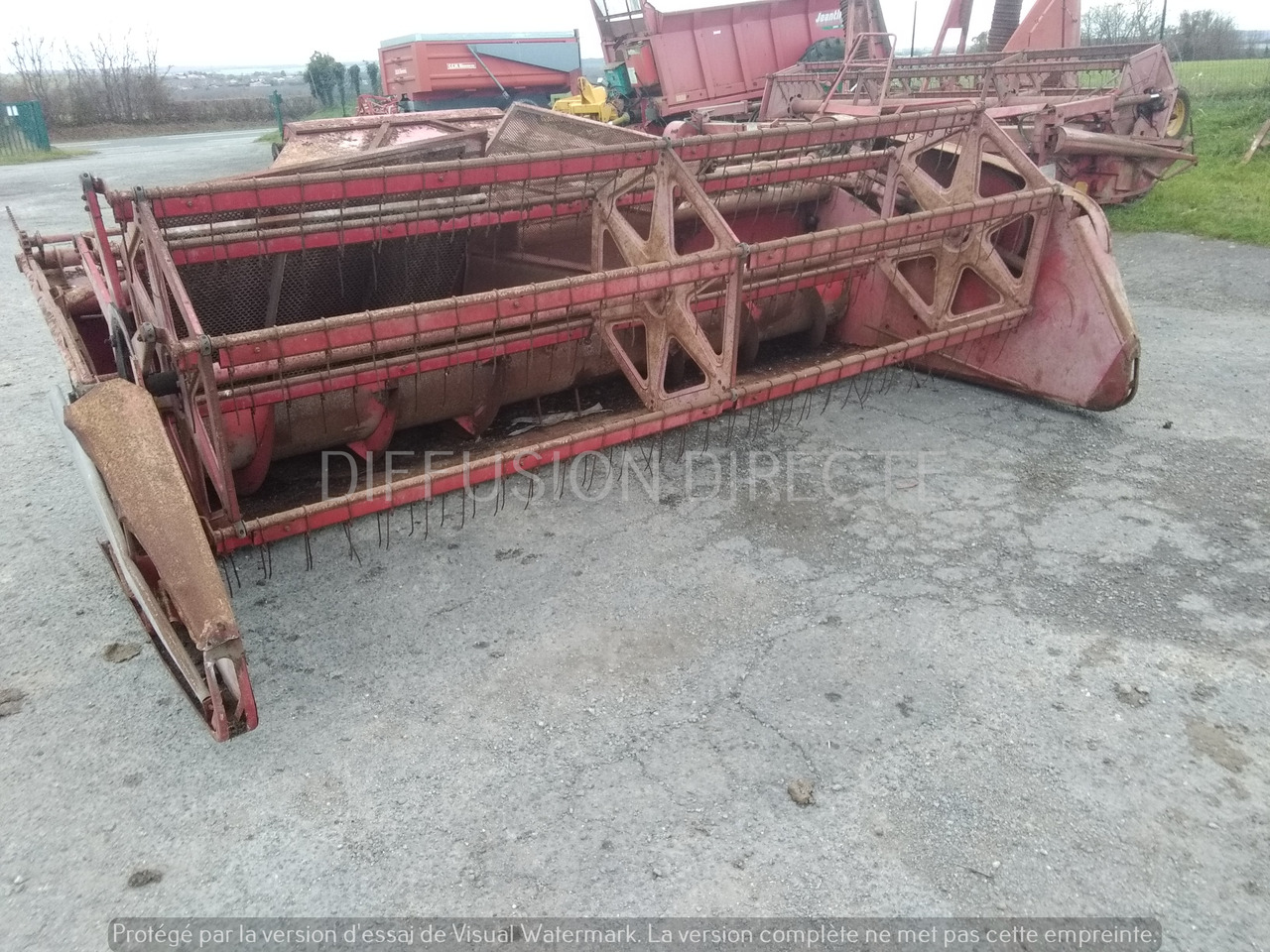 MASSEY FERGUSON MOISSONNEUSE BATTEUSE 500 - Kombajn: obrázok 5 MASSEY FERGUSON MOISSONNEUSE BATTEUSE 500 - Kombajn: obrázok 5