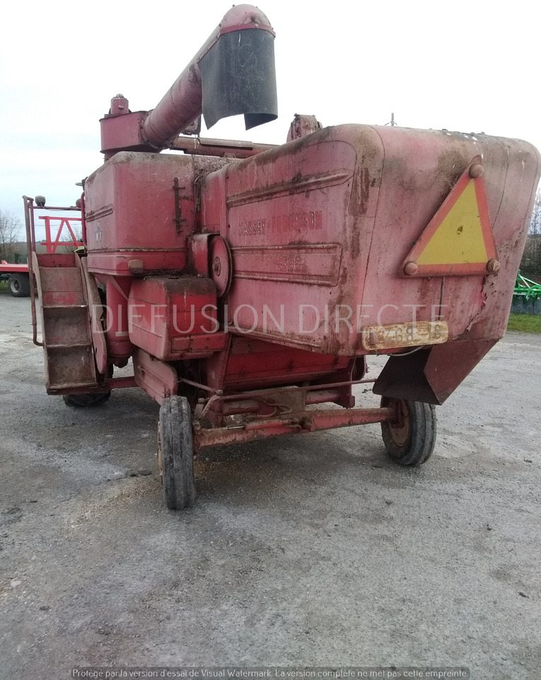 MASSEY FERGUSON MOISSONNEUSE BATTEUSE 500 - Kombajn: obrázok 4 MASSEY FERGUSON MOISSONNEUSE BATTEUSE 500 - Kombajn: obrázok 4