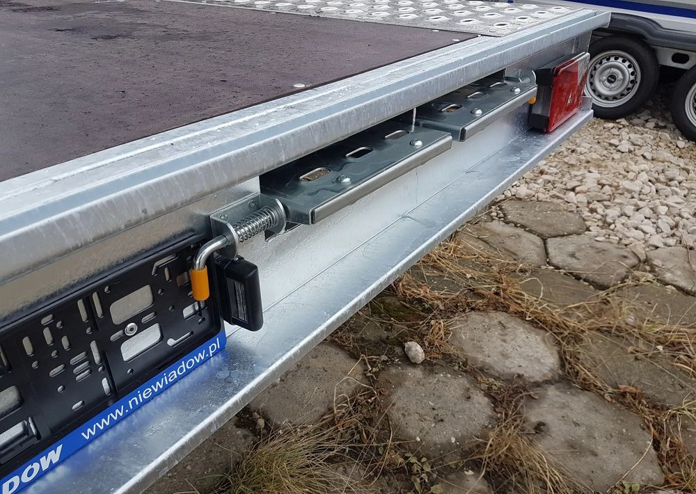 Niewiadów NM MARS 4,5x2,1m 2.7T R14C z sklejka - Príves prepravník áut: obrázok 3 Niewiadów NM MARS 4,5x2,1m 2.7T R14C z sklejka - Príves prepravník áut: obrázok 3