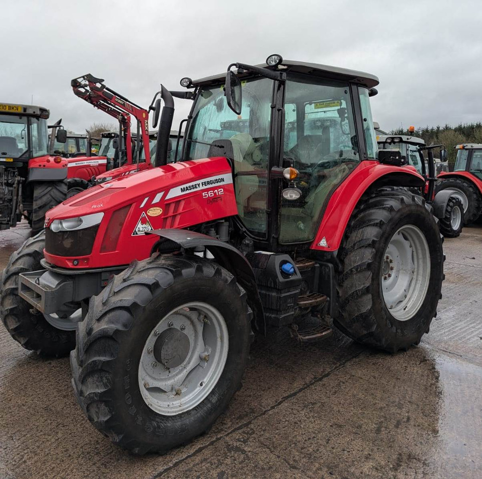 2014 MF 5612, 1 owner, 3600 hours - Traktor: obrázok 1 2014 MF 5612, 1 owner, 3600 hours - Traktor: obrázok 1