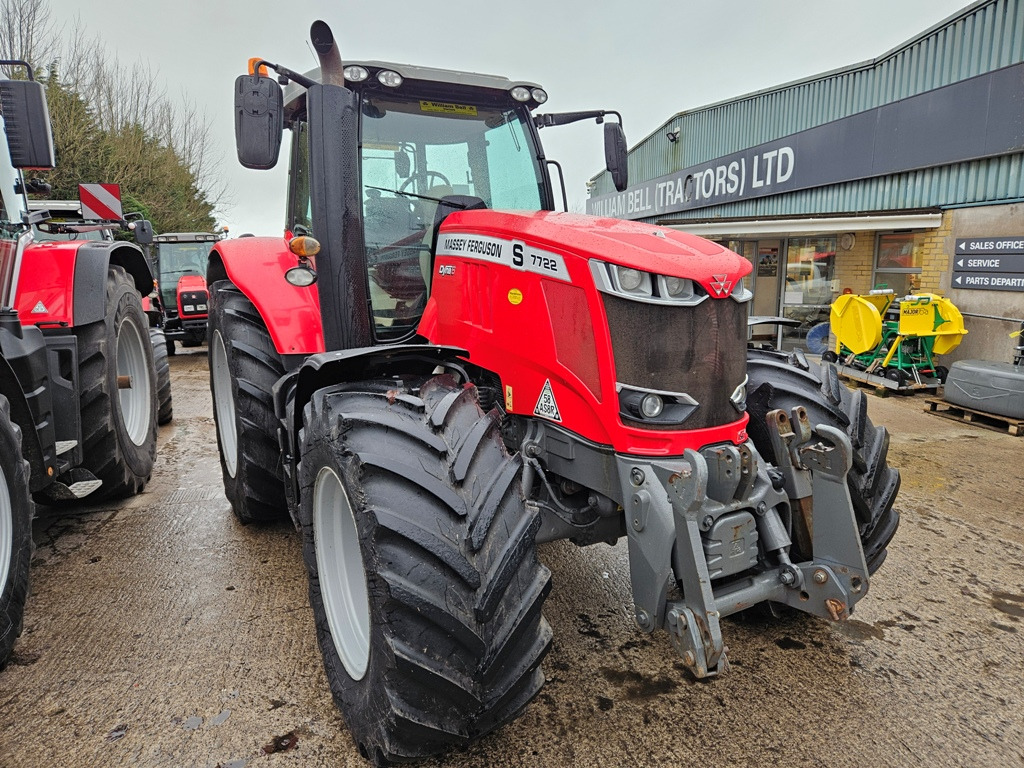 2018 MF 7722S, 5930 Hours - Traktor: obrázok 1 2018 MF 7722S, 5930 Hours - Traktor: obrázok 1