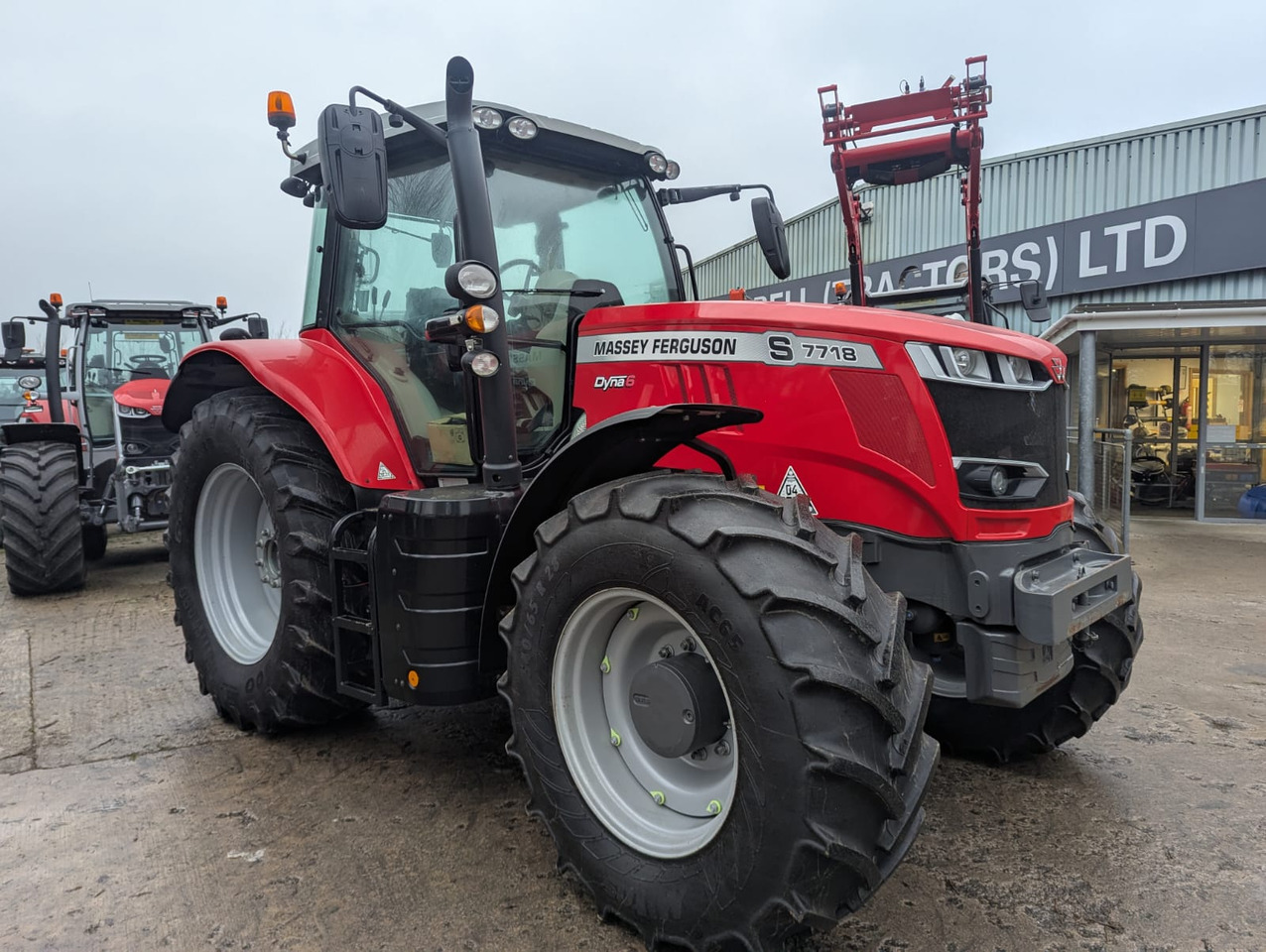 2022 MF 7718S, 1730 Hours, excellent - Traktor: obrázok 1 2022 MF 7718S, 1730 Hours, excellent - Traktor: obrázok 1