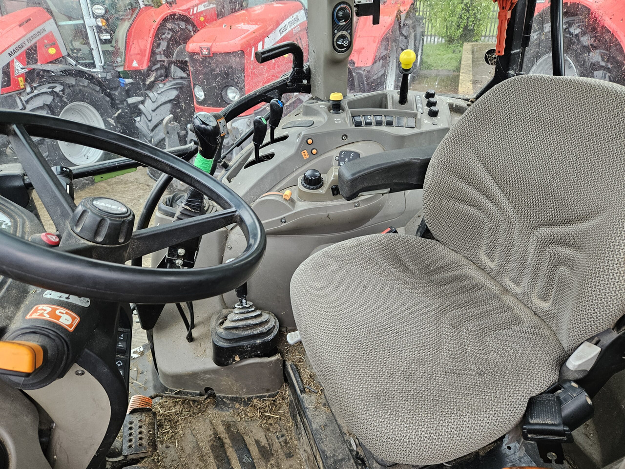 Case 115U, 2014 with Quicke Loader - Traktor: obrázok 5 Case 115U, 2014 with Quicke Loader - Traktor: obrázok 5