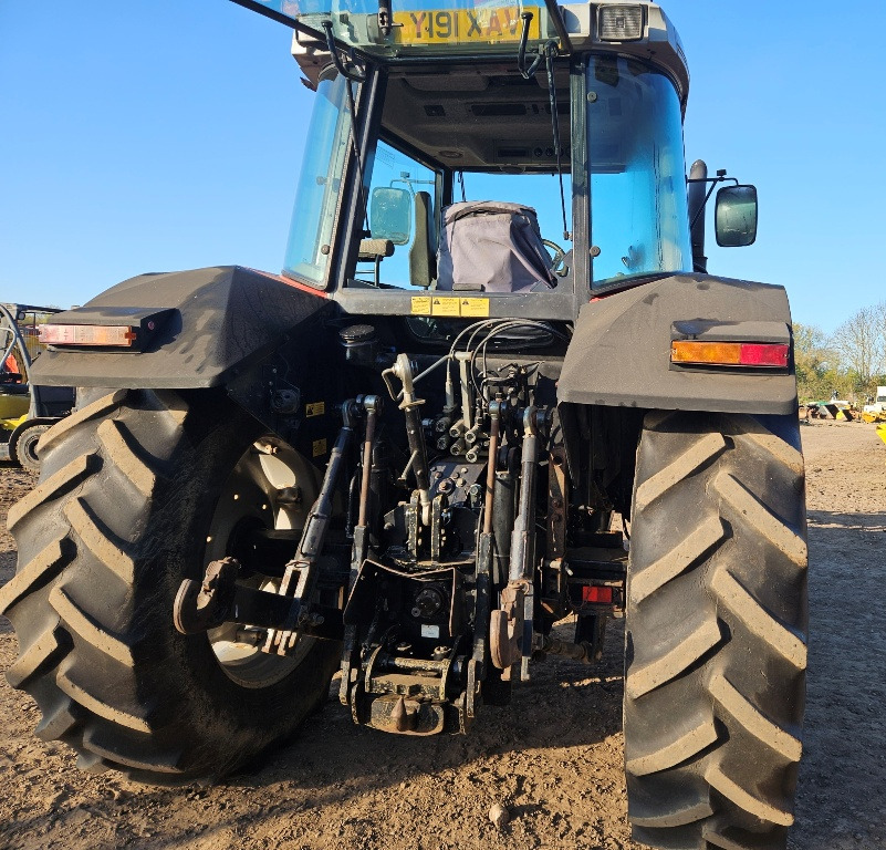 MF 6270 with front loader, under 6000 hours - Traktor: obrázok 3 MF 6270 with front loader, under 6000 hours - Traktor: obrázok 3