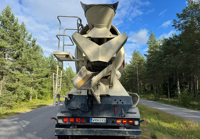 Liebherr12m3 Perävaunu - Náves s domiešavačom: obrázok 3 Liebherr12m3 Perävaunu - Náves s domiešavačom: obrázok 3