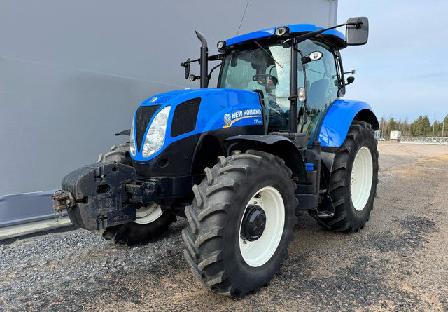 New Holland T7.200 - Traktor: obrázok 1 New Holland T7.200 - Traktor: obrázok 1