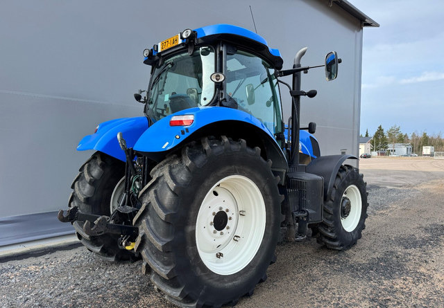New Holland T7.200 - Traktor: obrázok 5 New Holland T7.200 - Traktor: obrázok 5