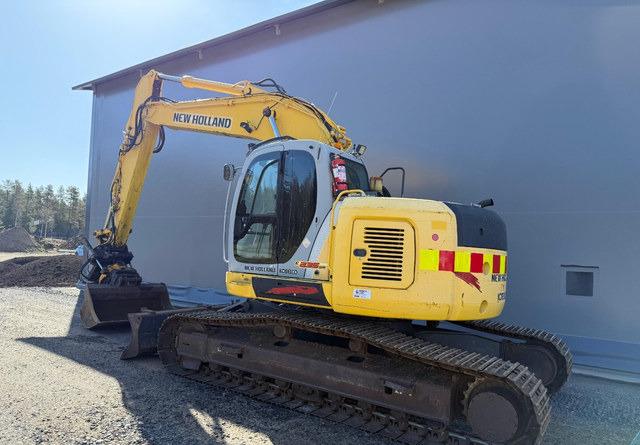 New HollandE235SR - Pásové rýpadlo: obrázok 3 New HollandE235SR - Pásové rýpadlo: obrázok 3