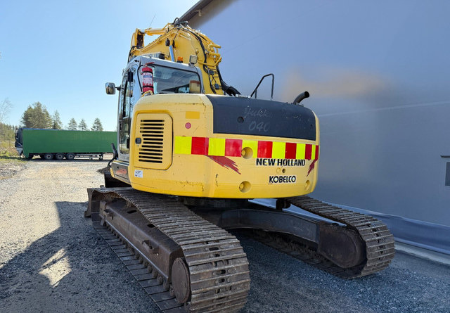 New HollandE235SR - Pásové rýpadlo: obrázok 4 New HollandE235SR - Pásové rýpadlo: obrázok 4