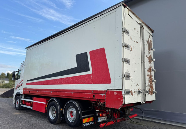 VolvoFH13 500 6x2 Ketjupurku + Rahtikaappi - Skříňový nákladní auto: obrázok 3 VolvoFH13 500 6x2 Ketjupurku + Rahtikaappi - Skříňový nákladní auto: obrázok 3