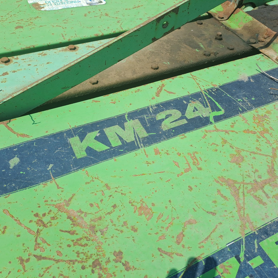 FALCIATRICE DEUTZ-FAHR KM 24 - Kosačka: obrázok 2 FALCIATRICE DEUTZ-FAHR KM 24 - Kosačka: obrázok 2