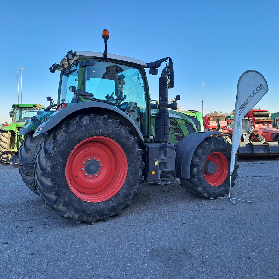 FENDT 720 VARIO PROFI - Traktor: obrázok 3 FENDT 720 VARIO PROFI - Traktor: obrázok 3