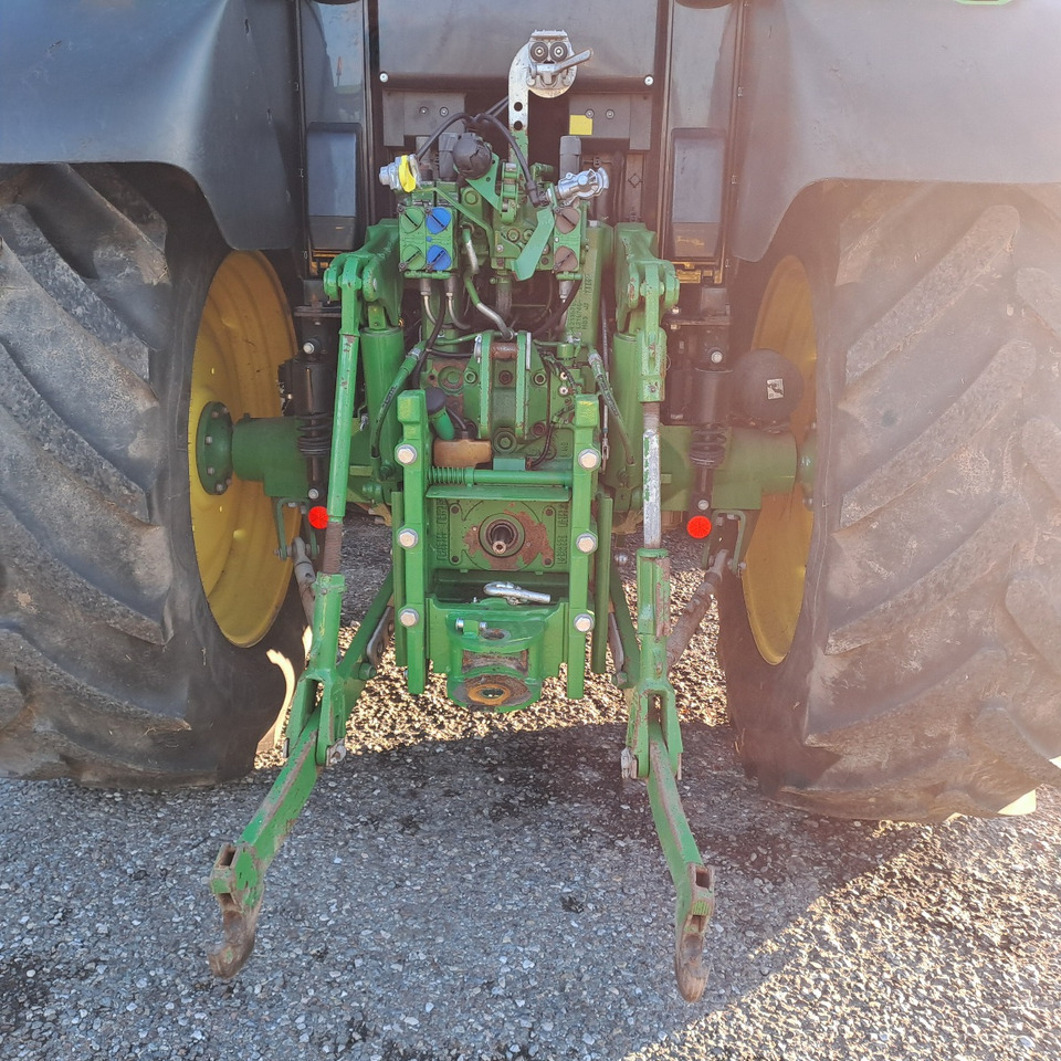 JOHN DEERE 6120 m - Traktor: obrázok 4 JOHN DEERE 6120 m - Traktor: obrázok 4