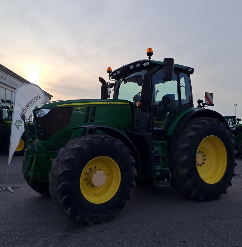 JOHN DEERE 6250R PREMIUM EDITION - Traktor: obrázok 1 JOHN DEERE 6250R PREMIUM EDITION - Traktor: obrázok 1