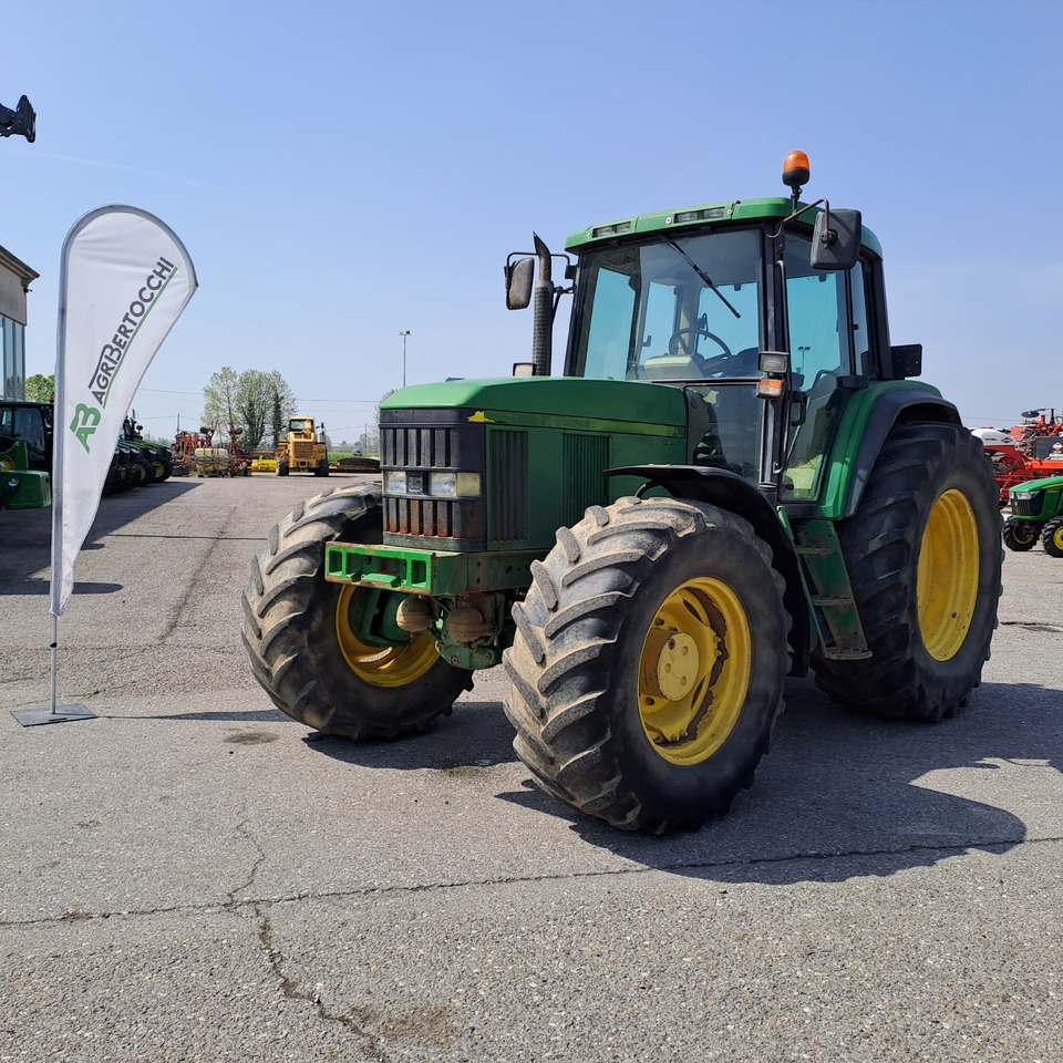 JOHN DEERE 6910 - Traktor: obrázok 1 JOHN DEERE 6910 - Traktor: obrázok 1