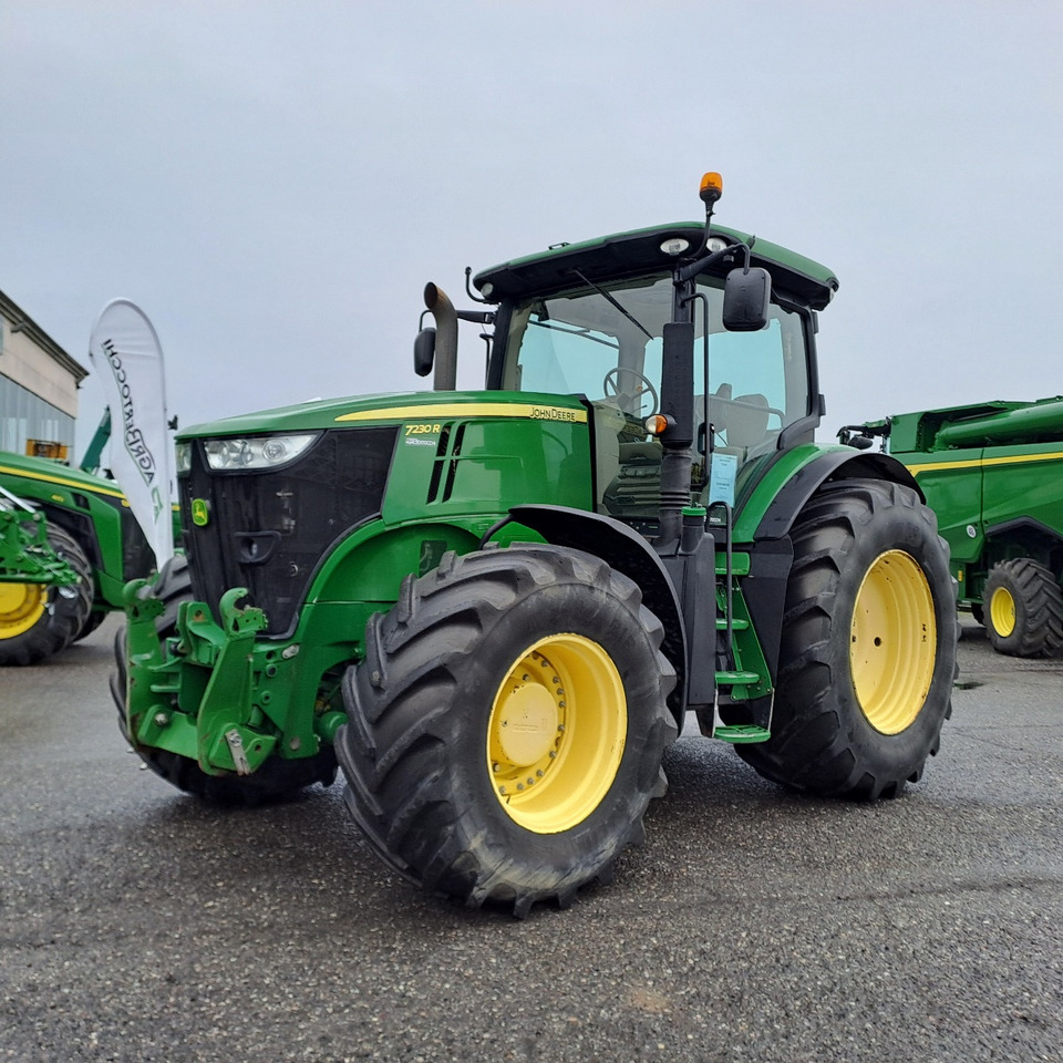 JOHN DEERE 7230R - Traktor: obrázok 1 JOHN DEERE 7230R - Traktor: obrázok 1