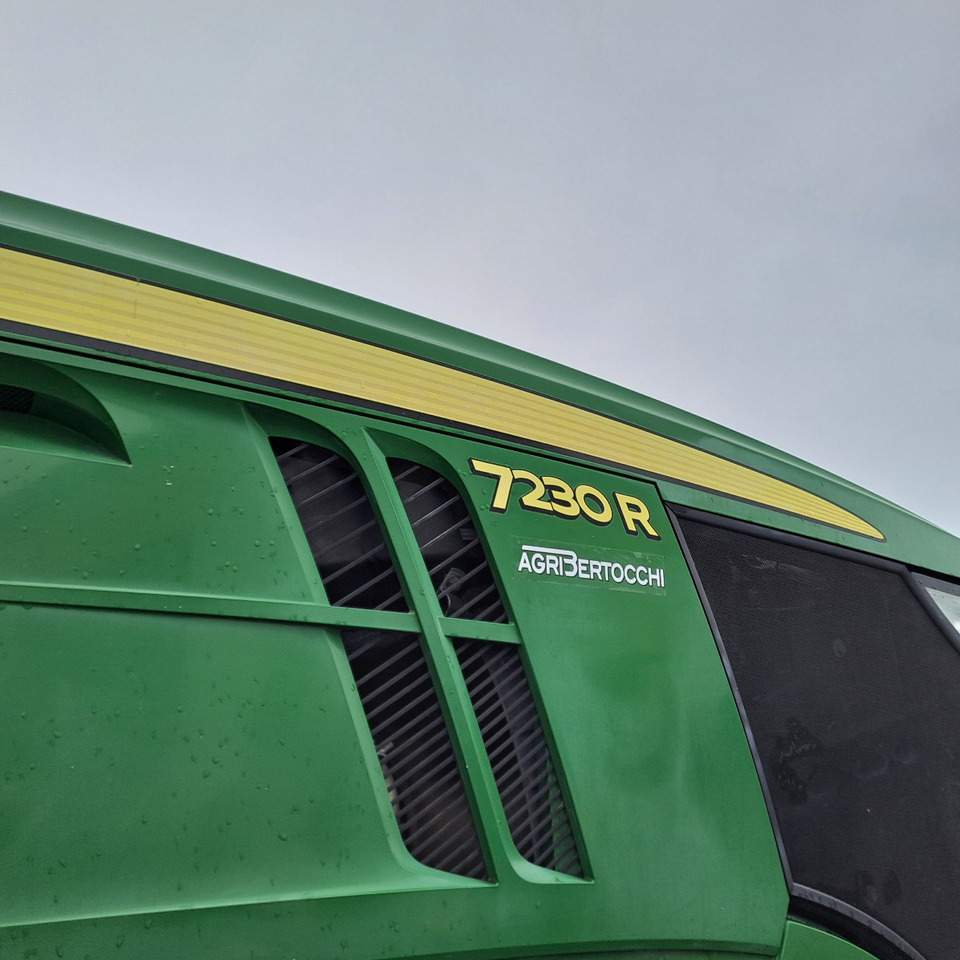 JOHN DEERE 7230R - Traktor: obrázok 4 JOHN DEERE 7230R - Traktor: obrázok 4